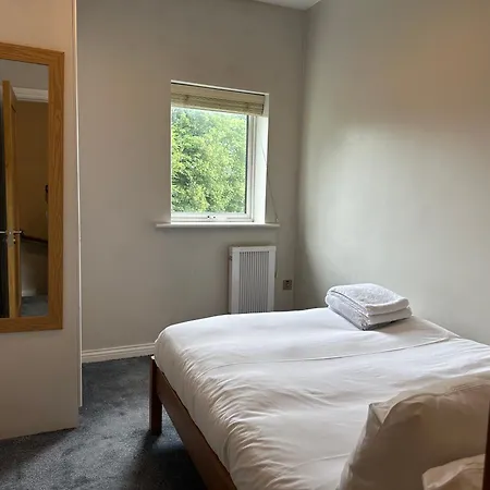 Modern 3 Bedroom Townhouse Close To Centre & Salthill * Galway