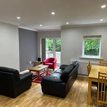 Modern 3 Bedroom Townhouse Close To Centre & Salthill Galway
