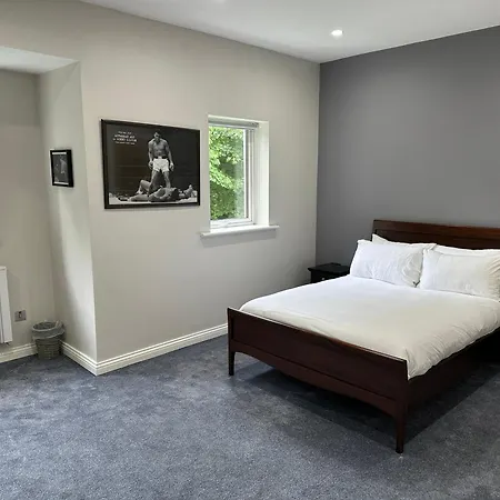 Modern 3 Bedroom Townhouse Close To Centre & Salthill Galway