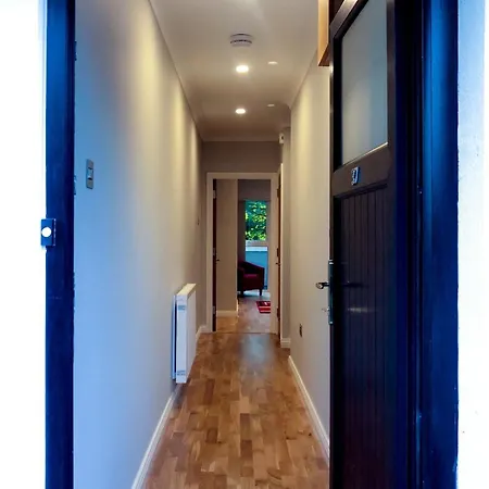 Modern 3 Bedroom Townhouse Close To Centre & Salthill דירה