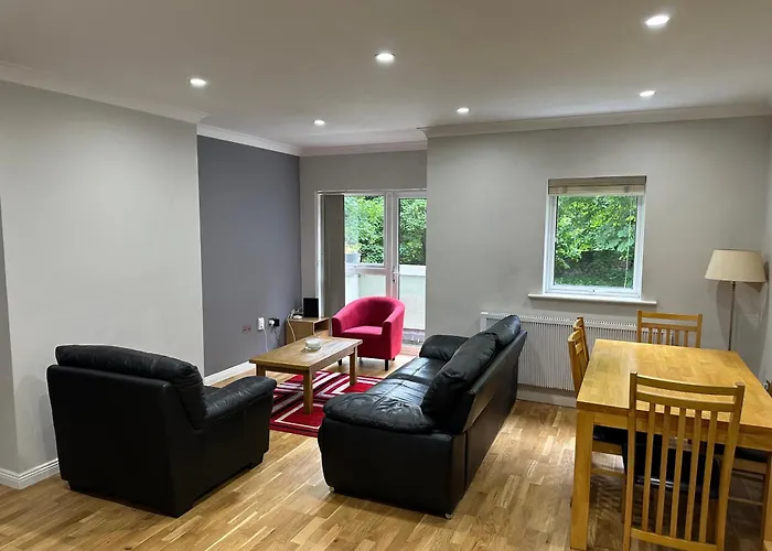 Modern 3 Bedroom Townhouse Close To Centre & Salthill Galway