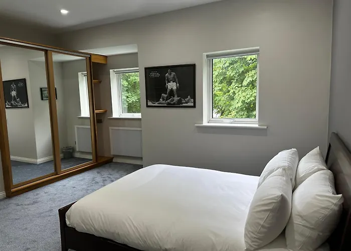 Modern 3 Bedroom Townhouse Close To Centre & Salthill *